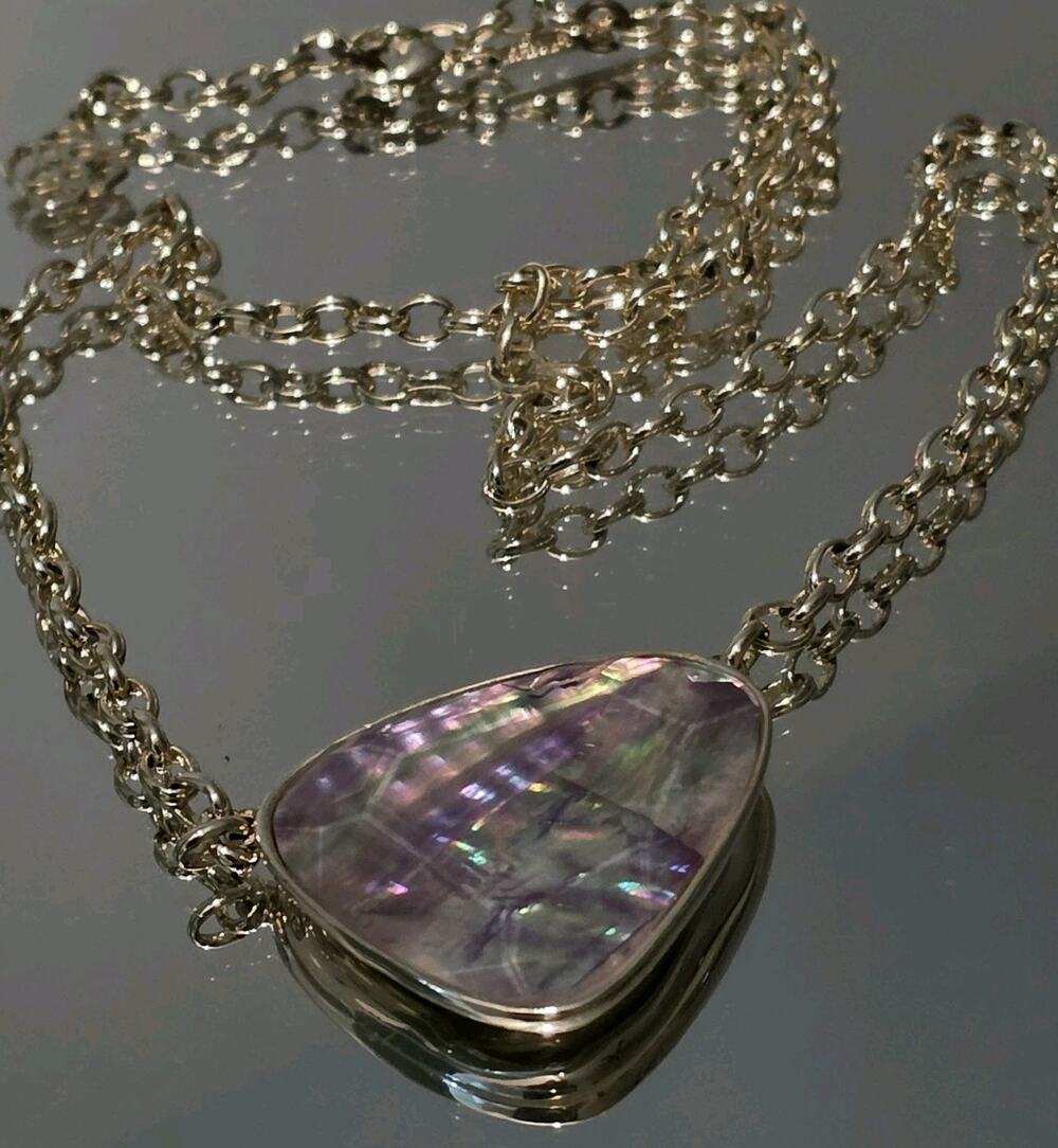Retired KENDRA SCOTT Mckenna Gold Statement Pendant Necklace in Lilac Abalone